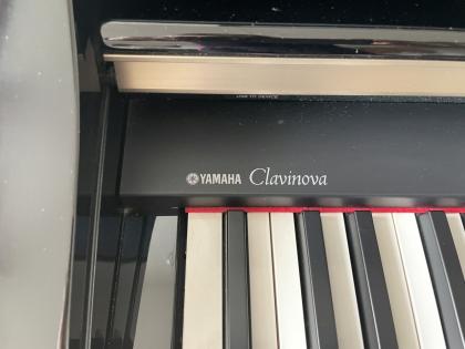 Yamaha Clavinova CLP-370 schwarz poliert mit Pianobank CH-45 schwarz poliert und Sennheiser Kopfhöre