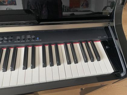 Yamaha Clavinova CLP-370 schwarz poliert mit Pianobank CH-45 schwarz poliert und Sennheiser Kopfhöre